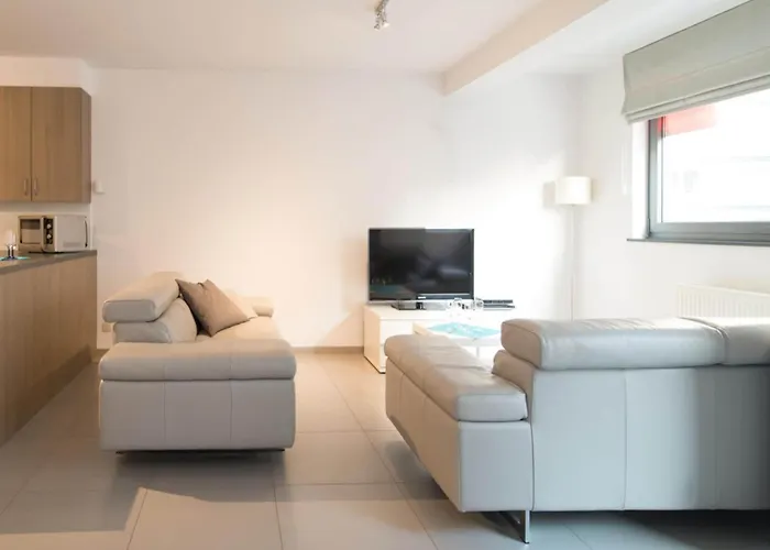 Apartment With Marina View